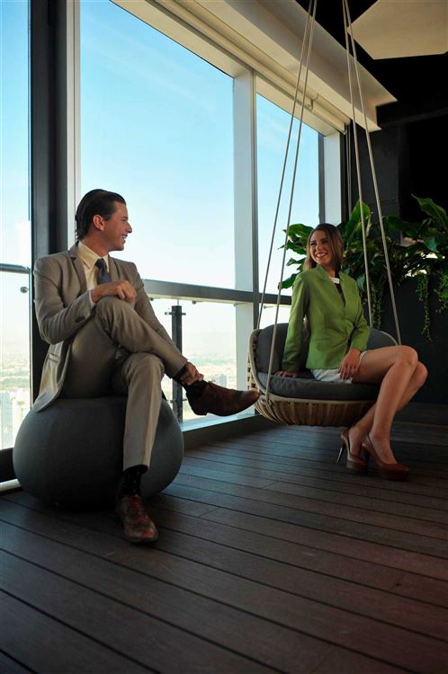 thumbnail Dama y Caballero